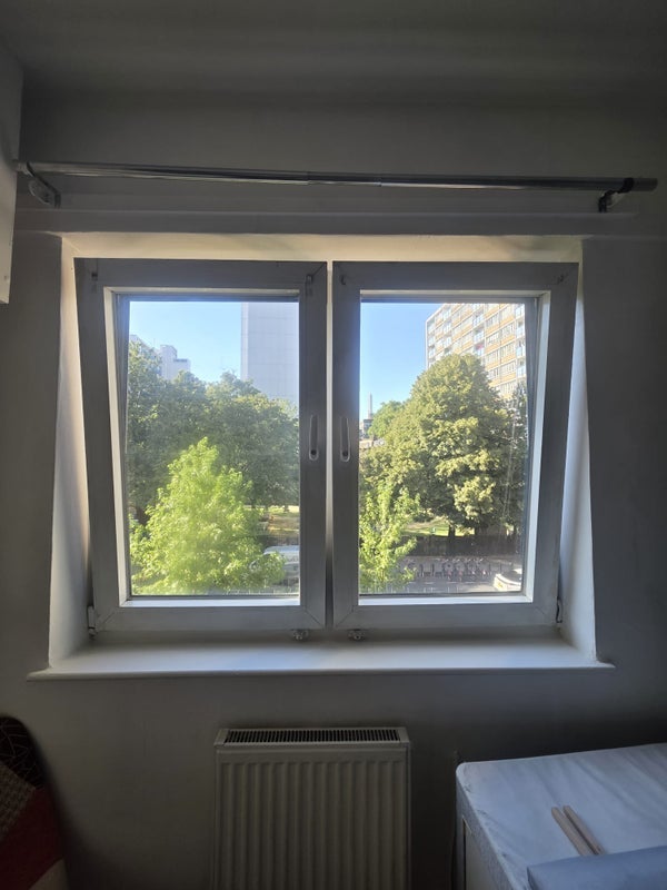 Room Compton Street in Greater London