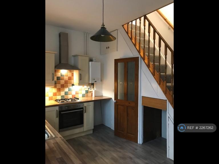 Room Highgate Road in High Peak