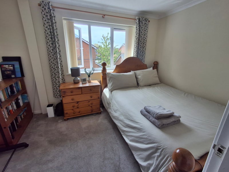 Room Ormonds Close in Bristol