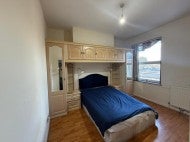 Room Percy Road in Greater London
