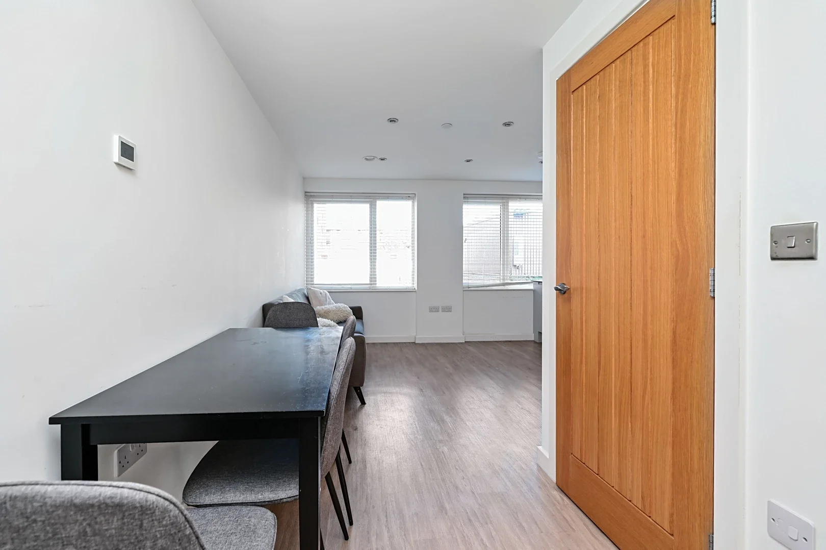 Flat Goldsworth Road in Woking