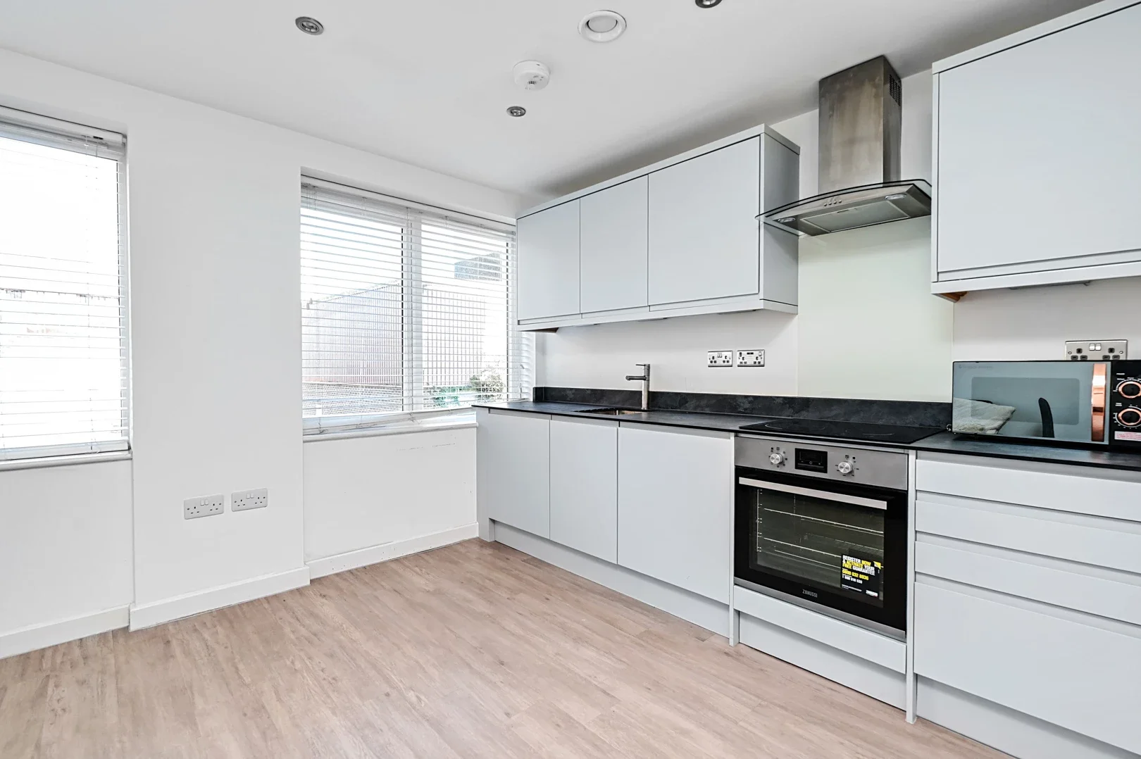 Flat Goldsworth Road in Woking