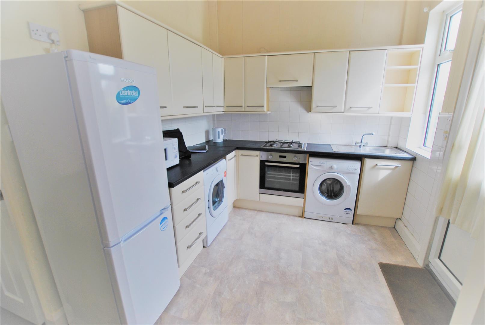Room Dellfield Crescent in Greater London