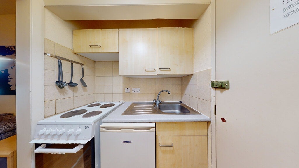 Room Park Avenue in Greater London