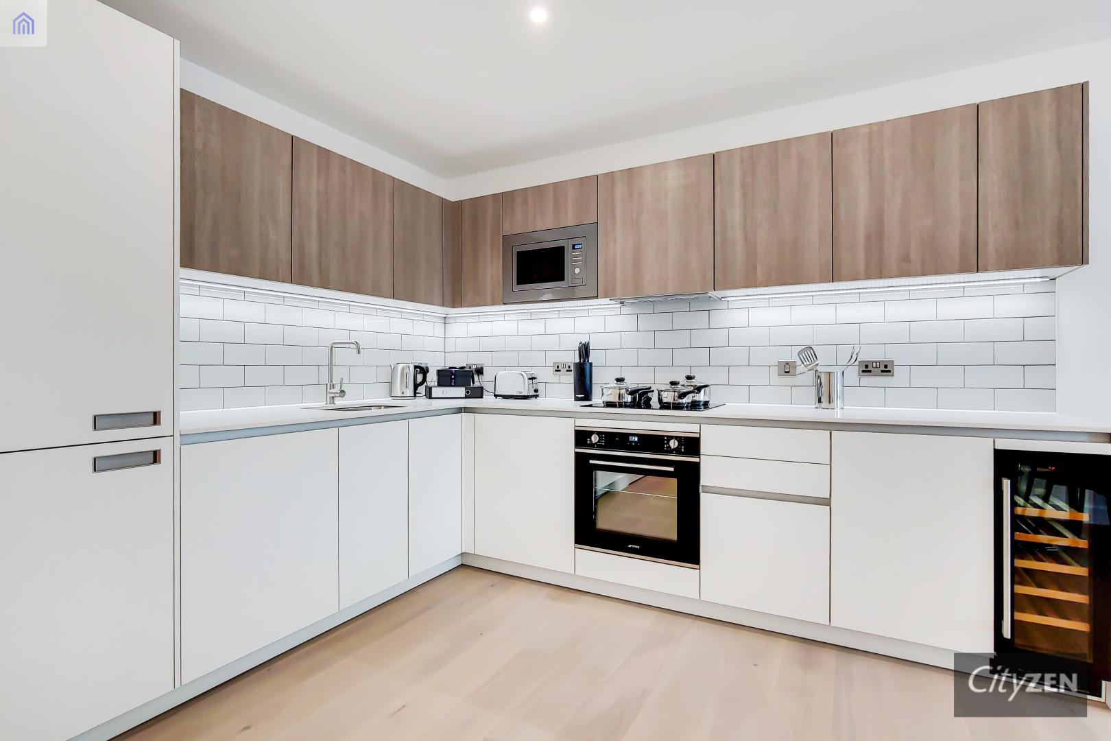Flat Clapham Road in Greater London