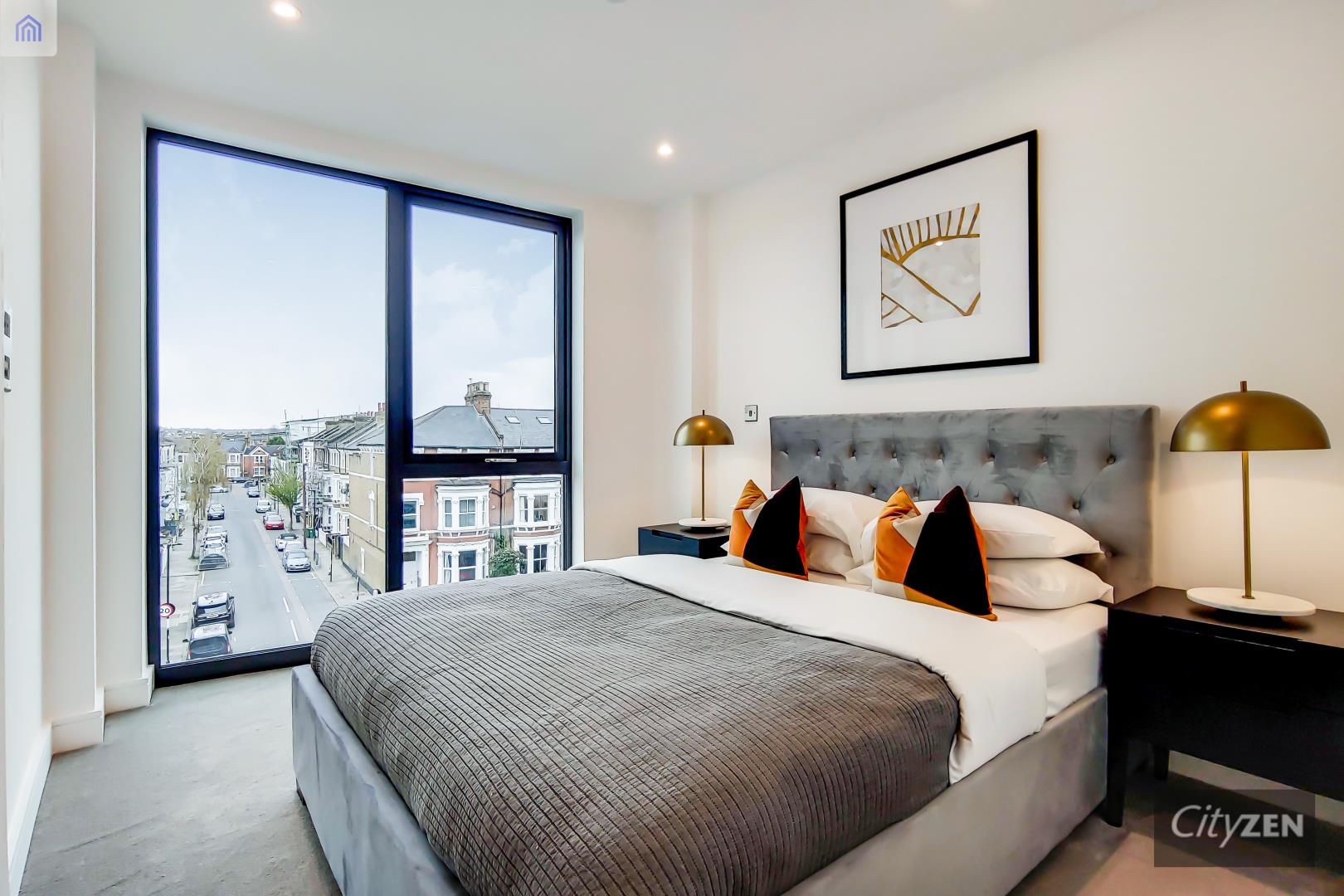 Flat Clapham Road in Greater London