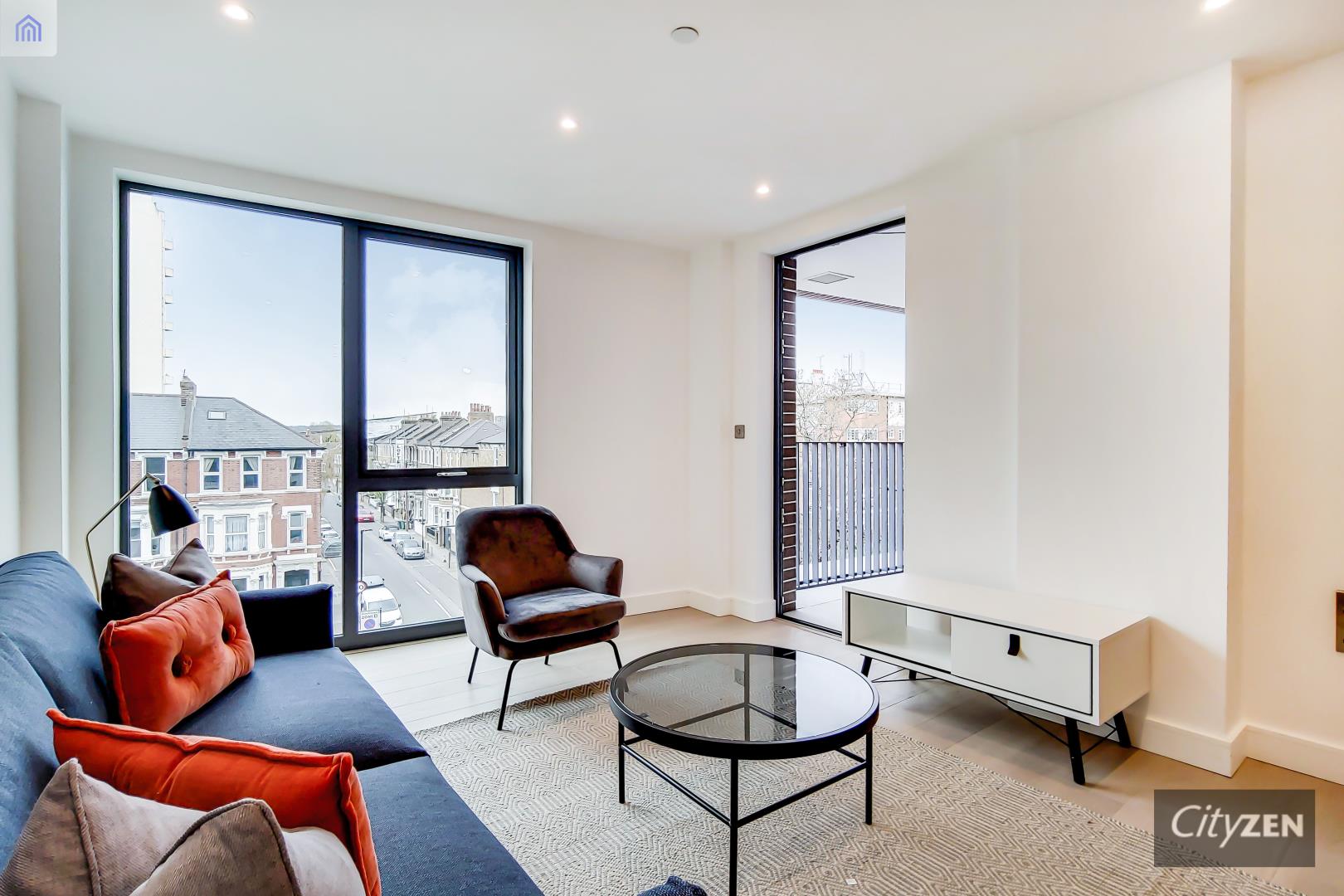 Flat Clapham Road in Greater London