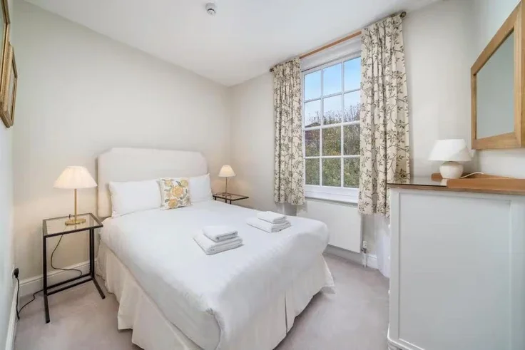 Flat Charlwood Street in City of Westminster
