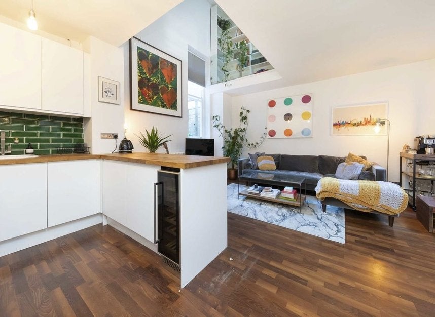 Flat Georges Road in Greater London