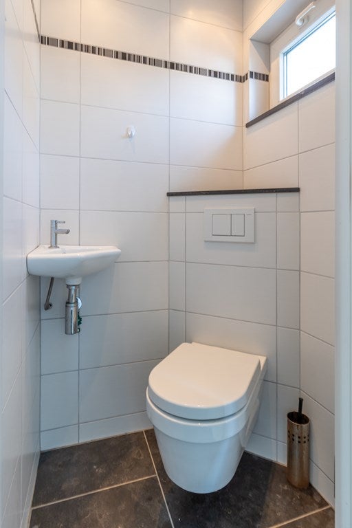 Hoekwoning te koop: Mgr. Feronstraat 1, Geleen