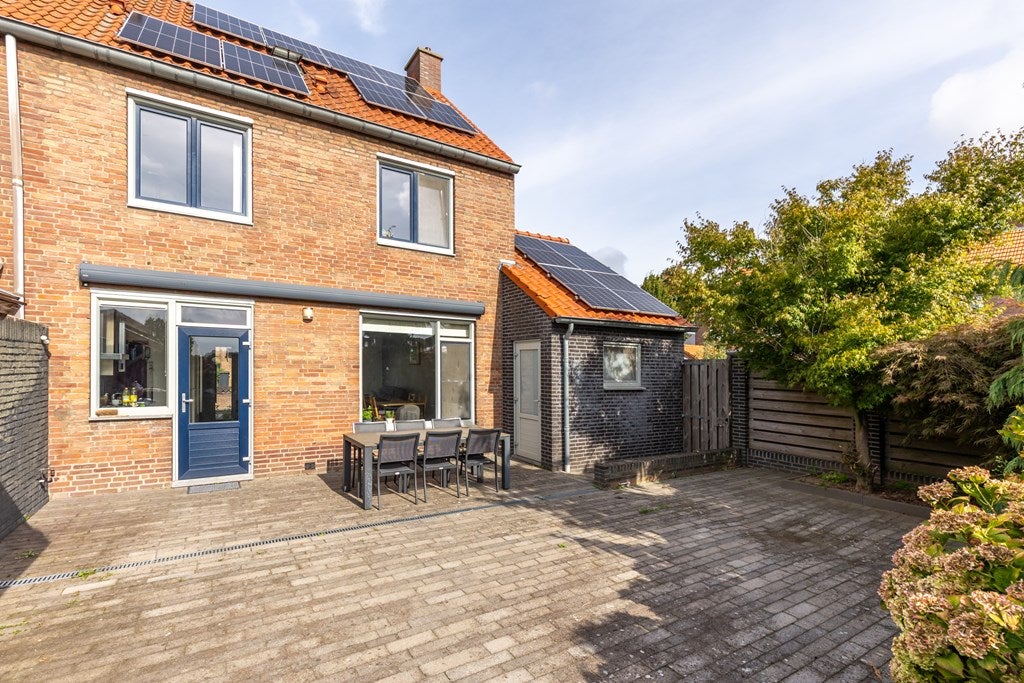 Hoekwoning te koop: Mgr. Feronstraat 1, Geleen