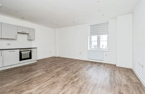 Flat Cambridge Road in Farnborough