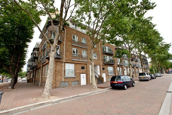 Flat Rope Street in London Borough of Southwark