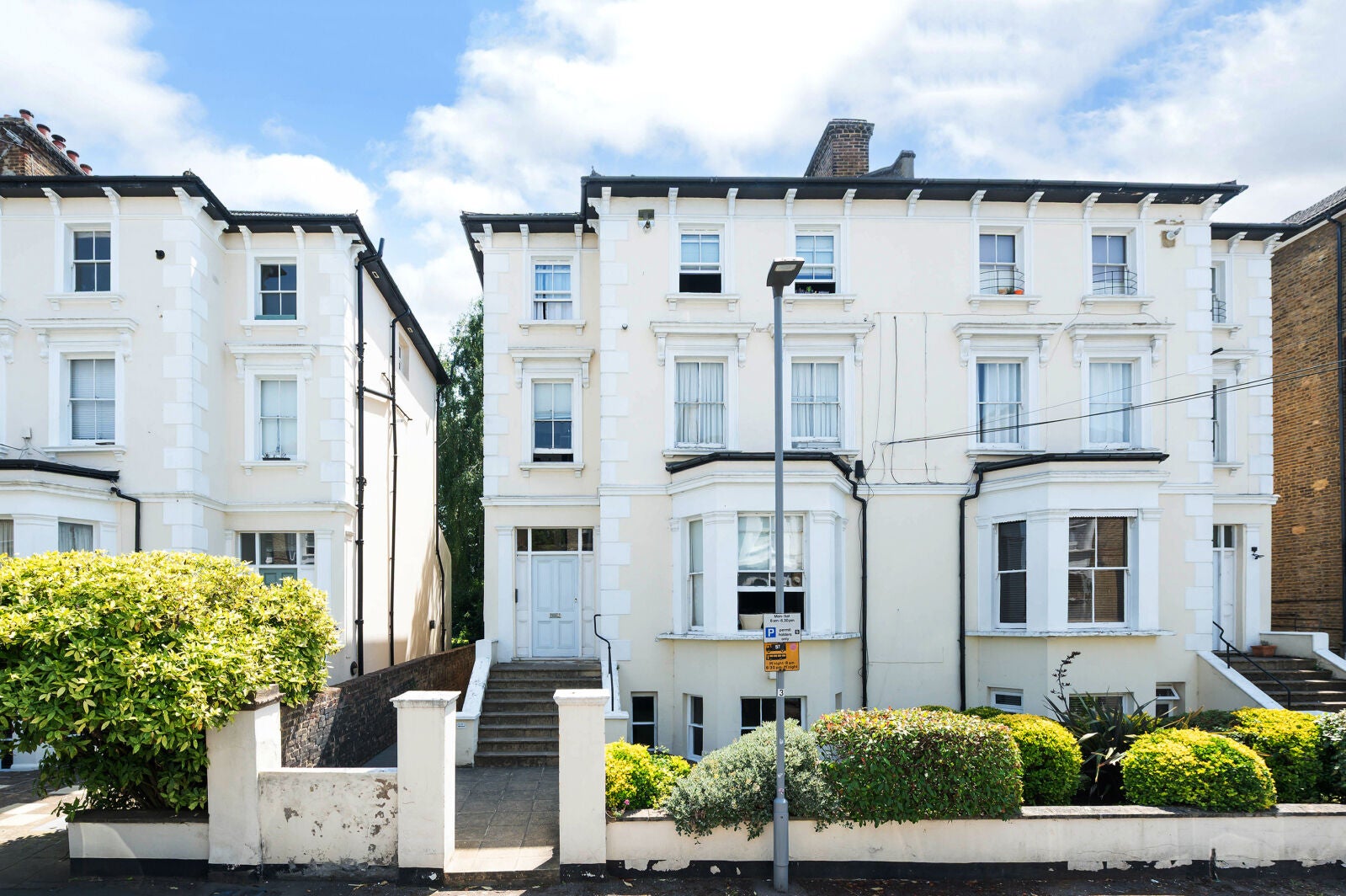 Flat Grove Road in Greater London