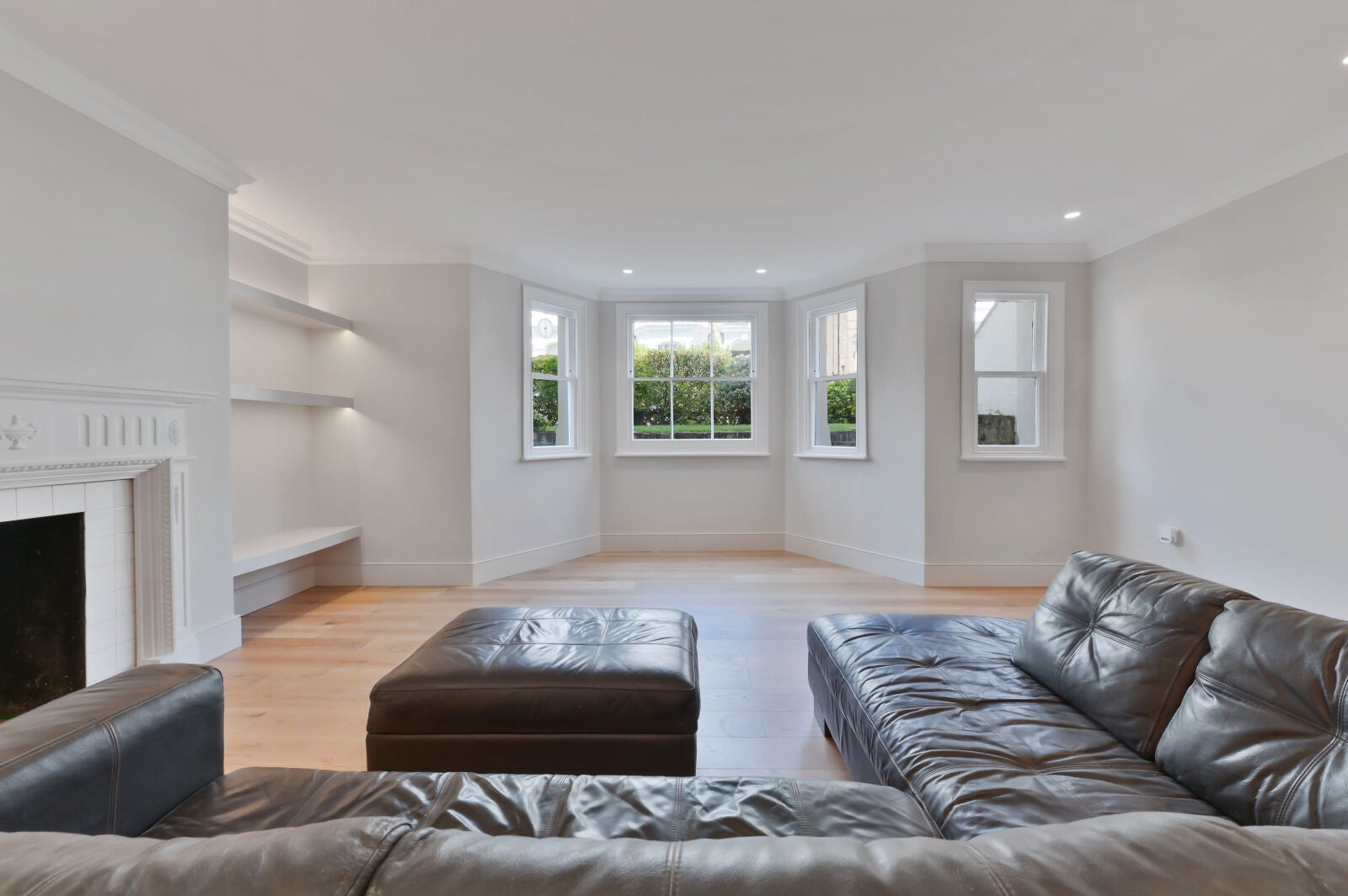 Flat Grove Road in Greater London