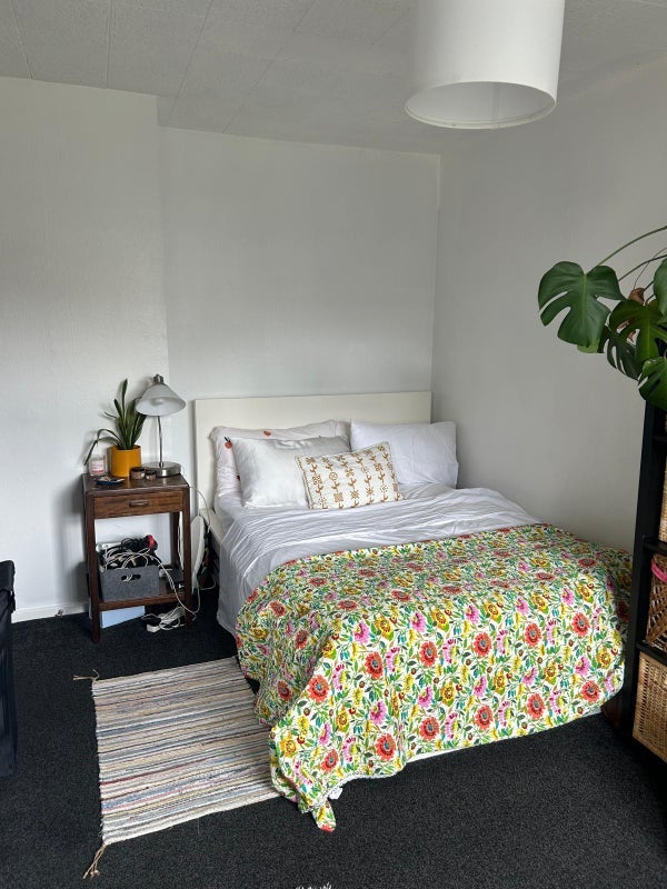 House Larch Close in Greater London