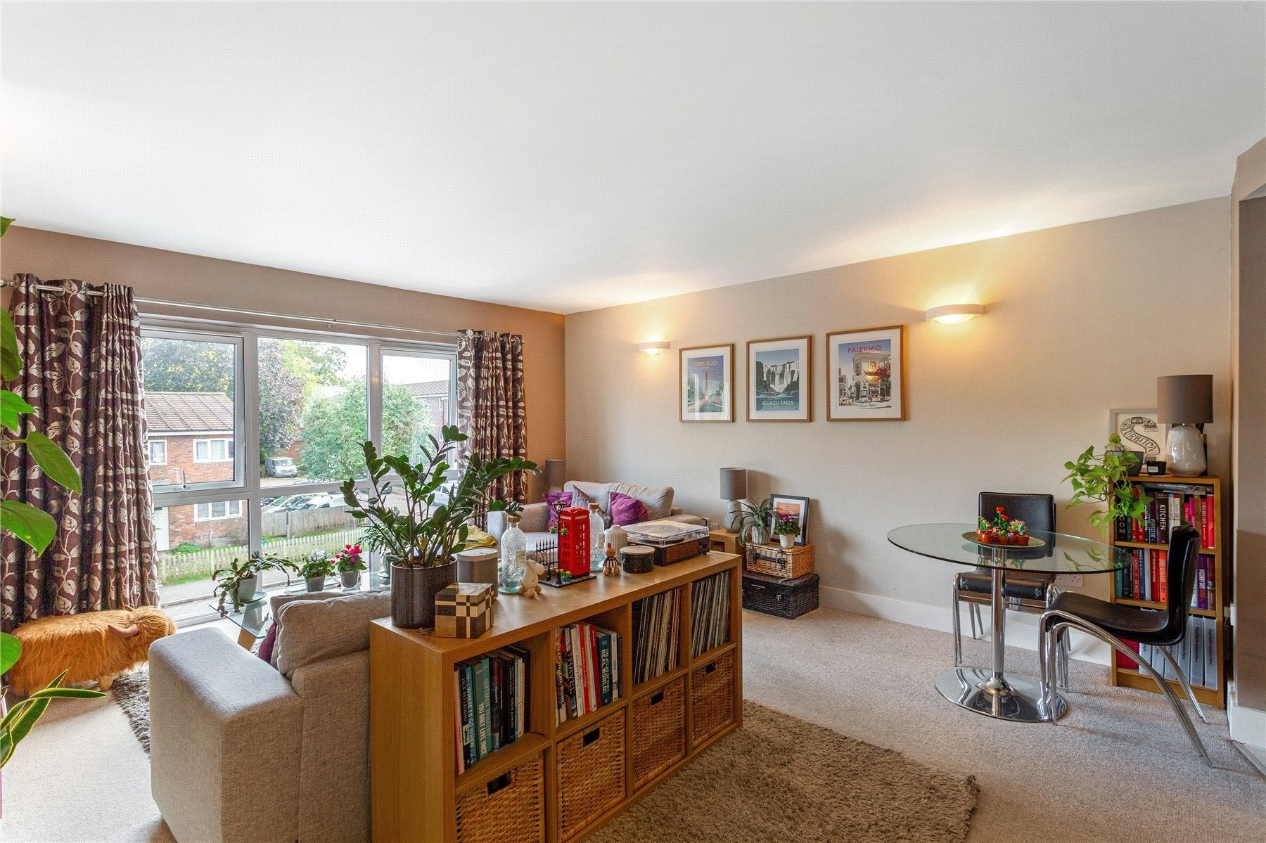 Flat Beaufort Road in Greater London