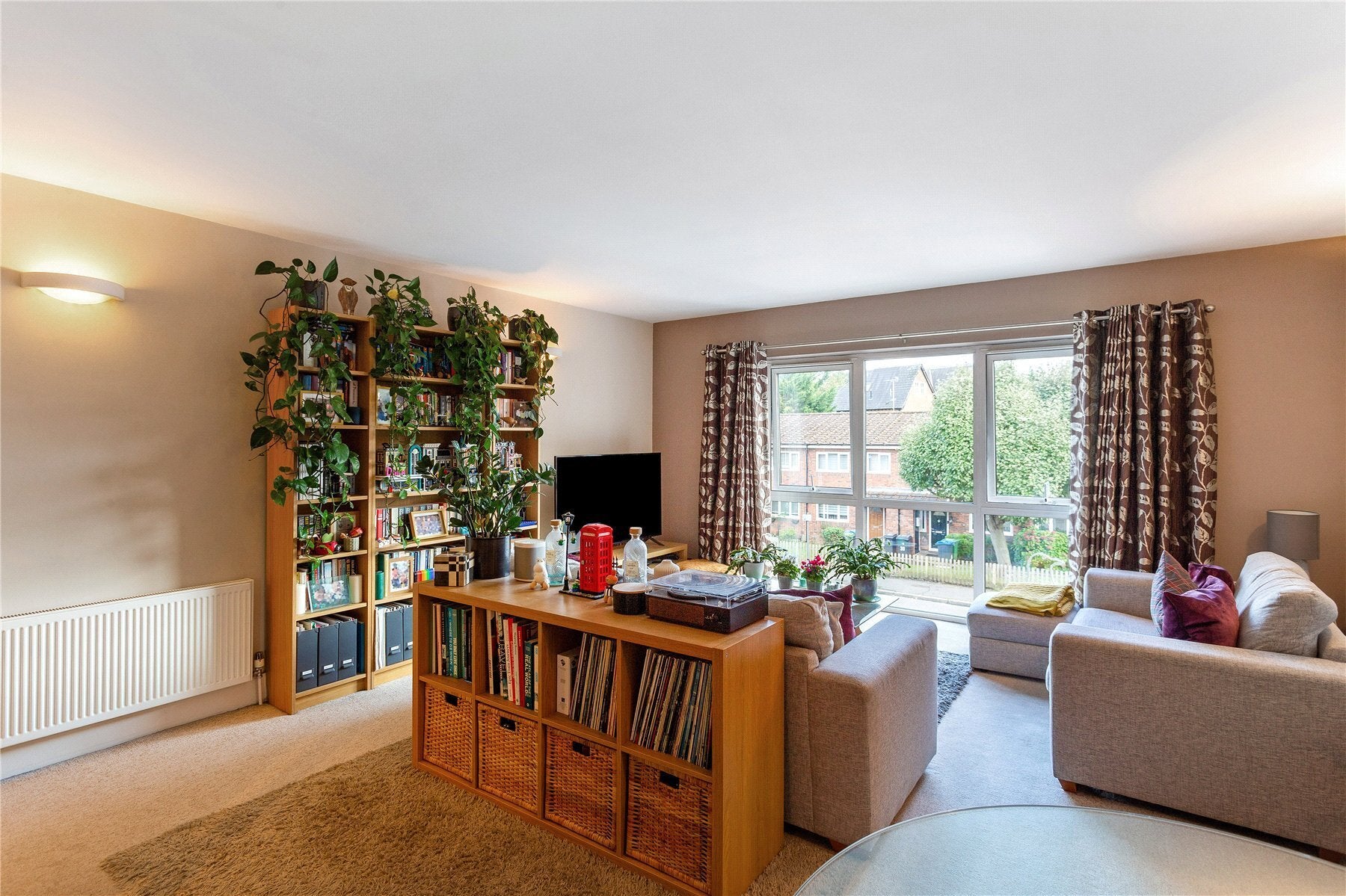 Flat Beaufort Road in Greater London