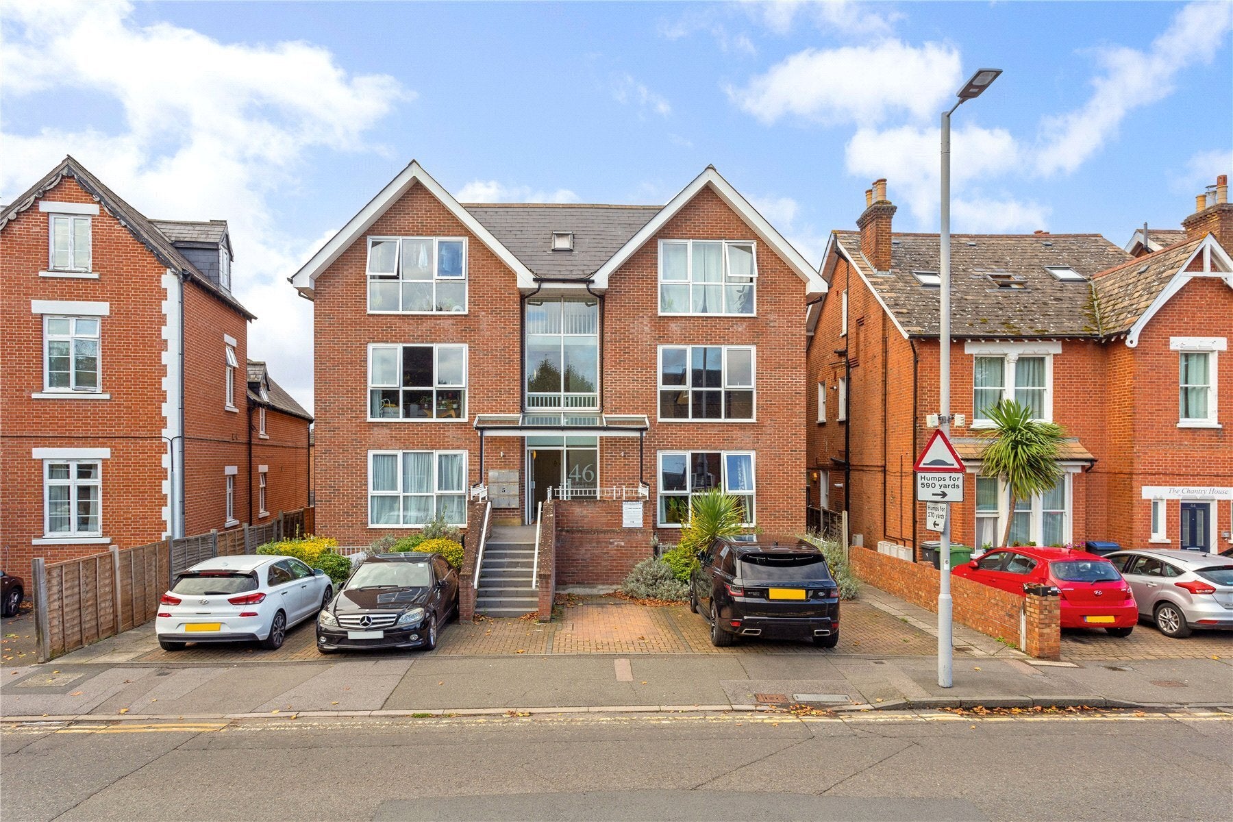 Flat Beaufort Road in Greater London