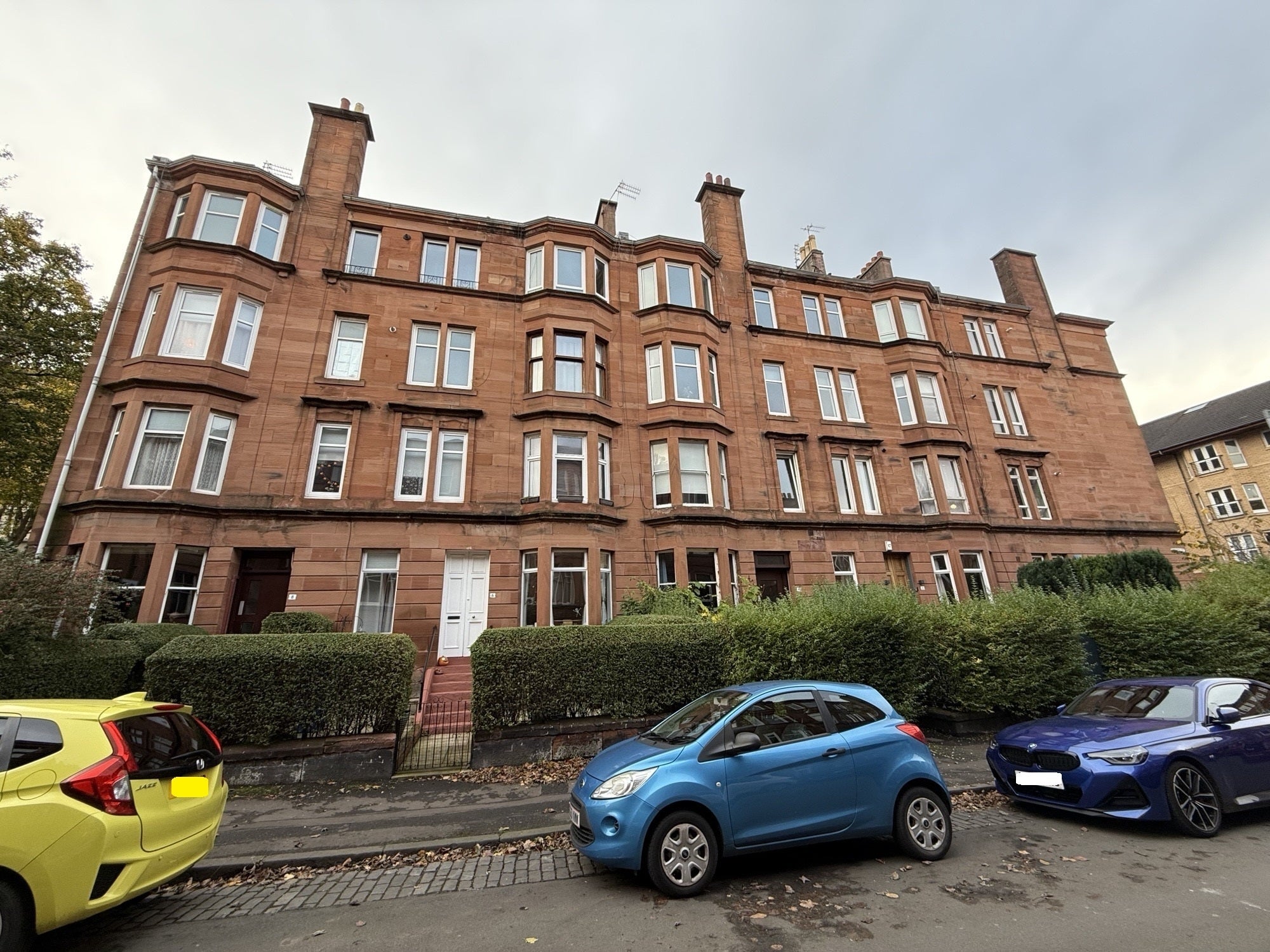 Flat Crathie Drive in Glasgow