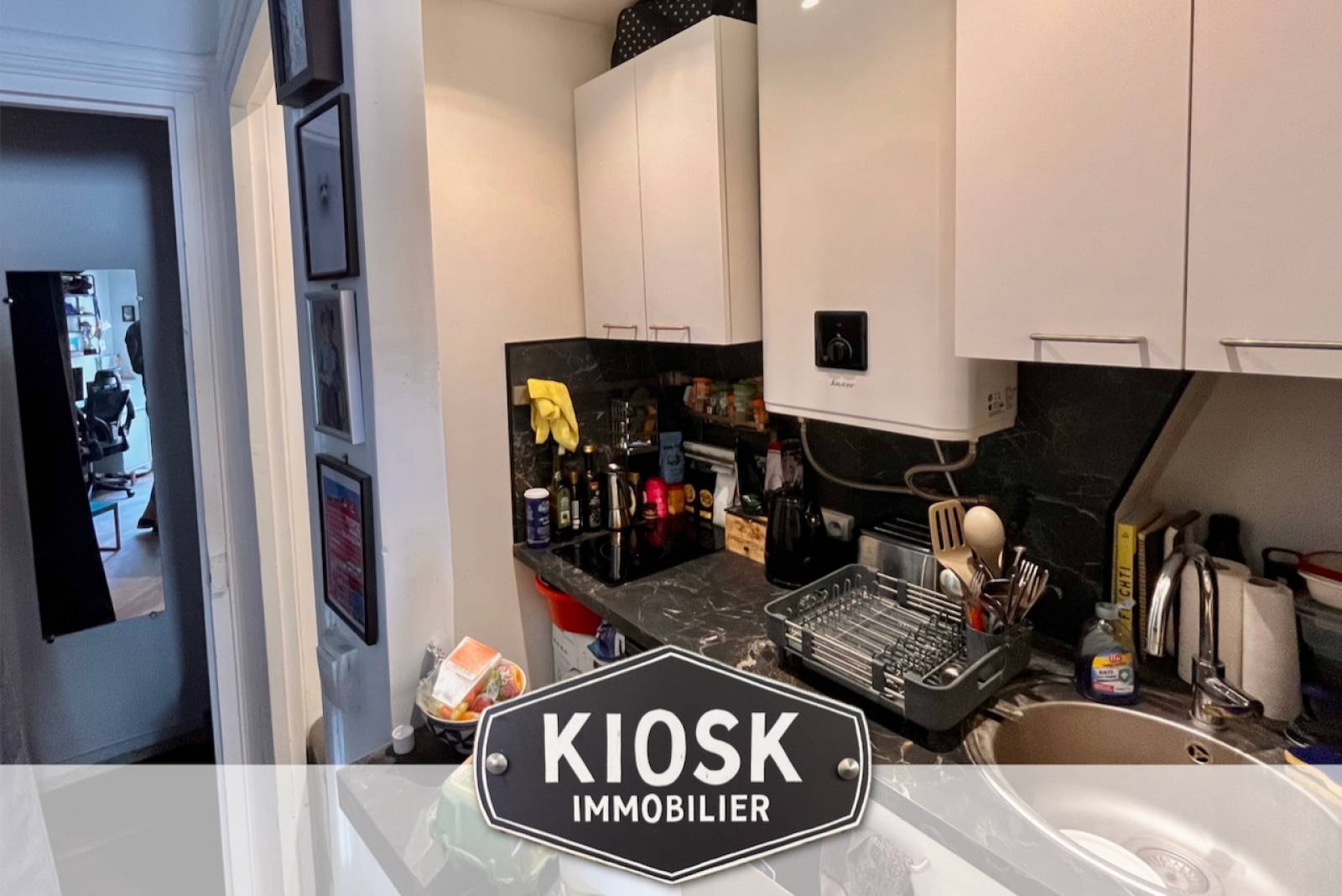 Flat Rue Lahire in Paris