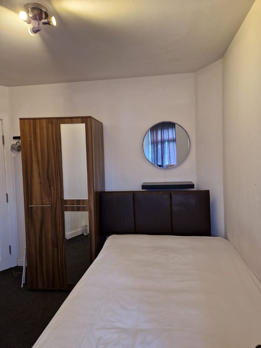 Room Atlantic Street in Trafford