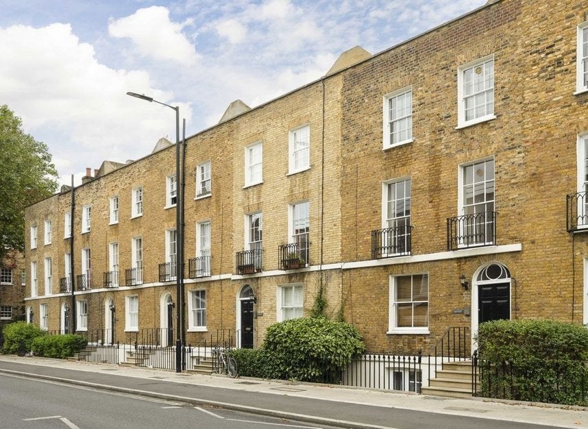 Flat Queensbridge Road in Greater London