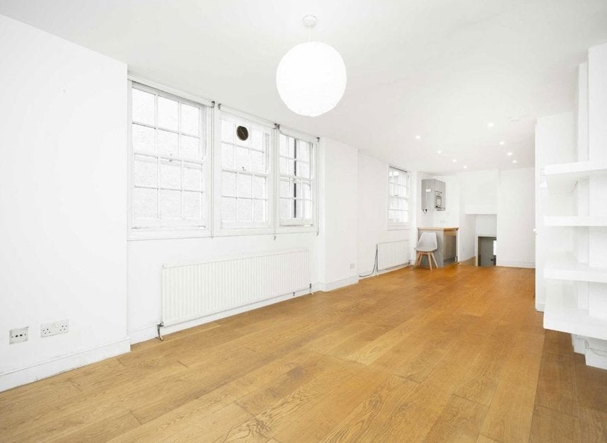 Flat Queensbridge Road in Greater London