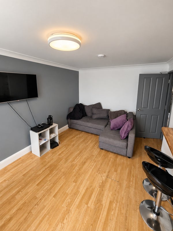 Room Clayburn Circle in Basildon