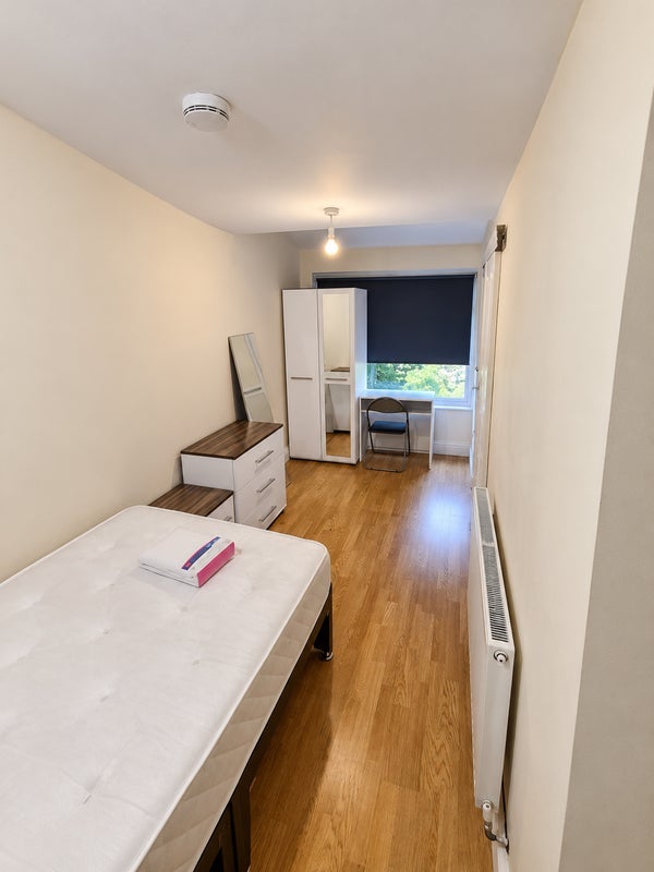 Room Clayburn Circle in Basildon