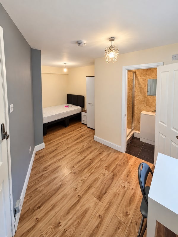 Room Clayburn Circle in Basildon