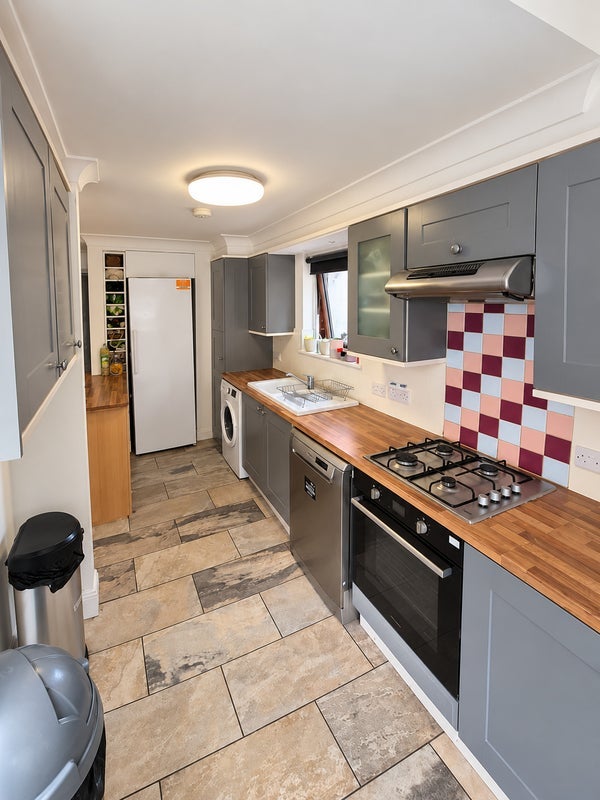 Room Clayburn Circle in Basildon