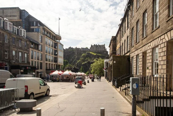 Flat Rose Street South Lane in City of Edinburgh