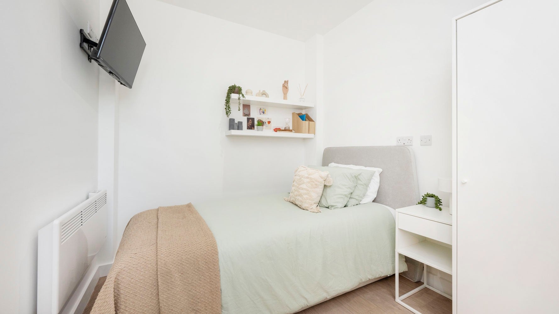 Flat Boothen Road in Stoke-on-Trent
