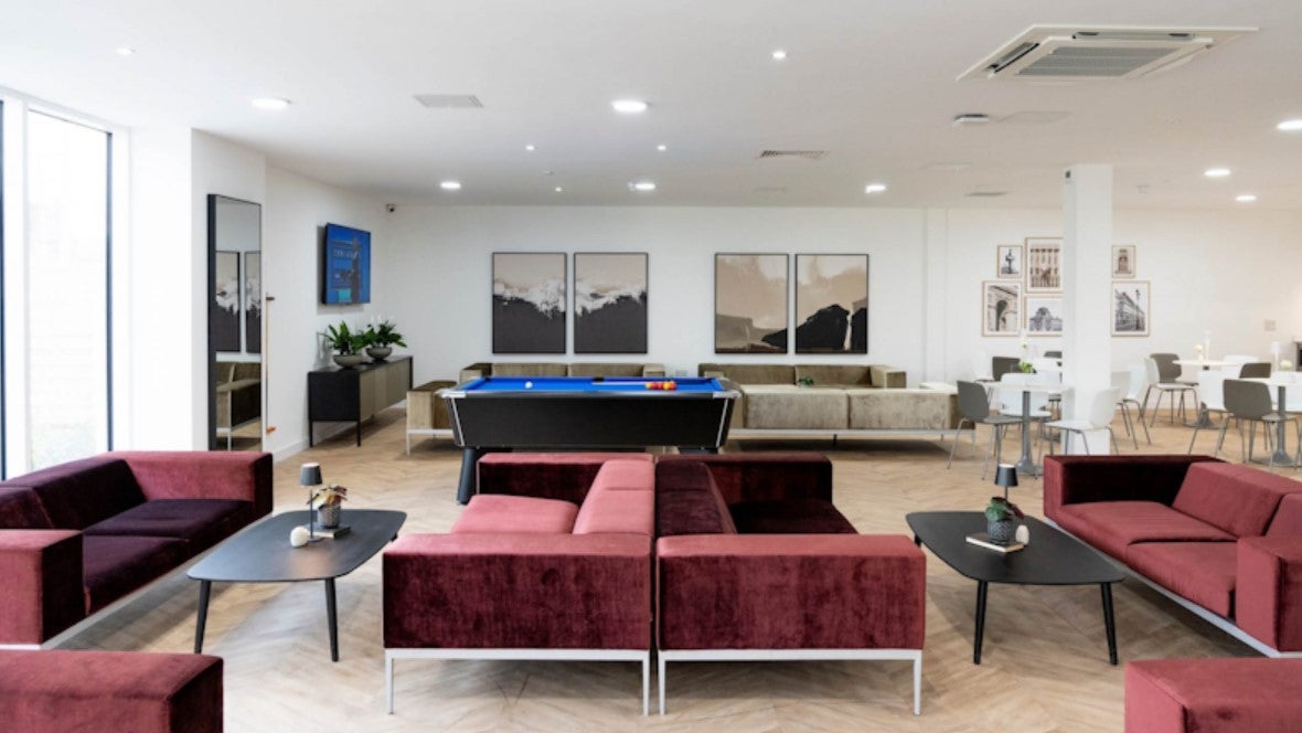 Flat Boothen Road in Stoke-on-Trent