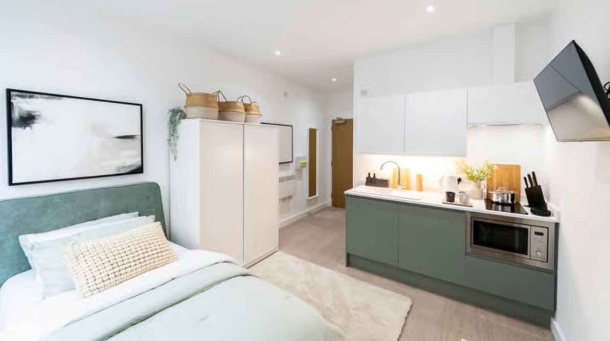 Flat Boothen Road in Stoke-on-Trent