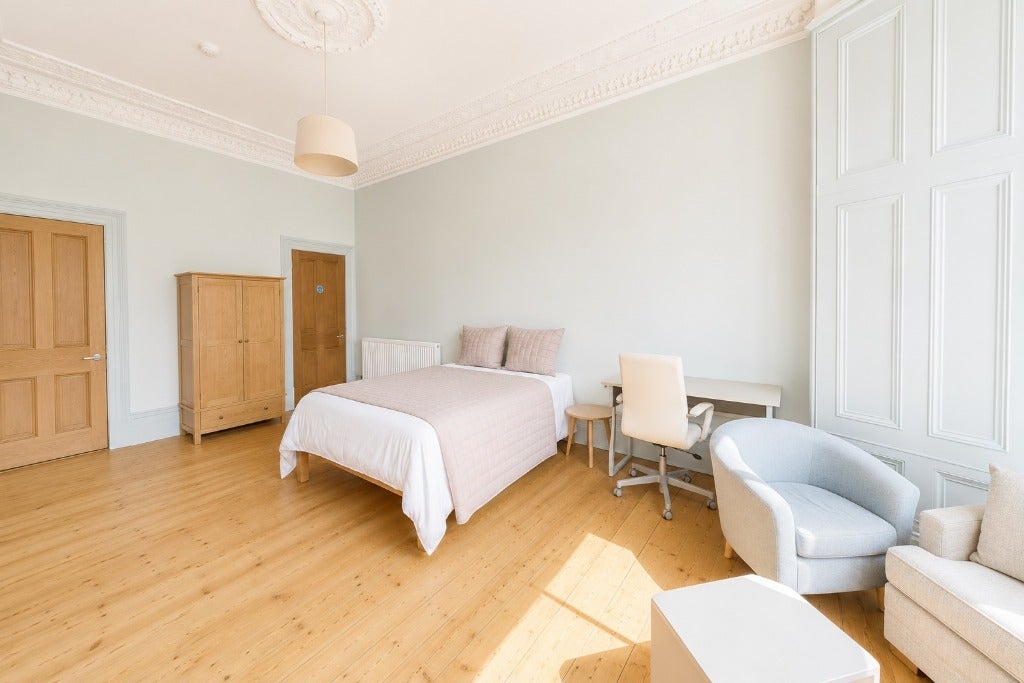 Flat Roxburgh Street in Glasgow