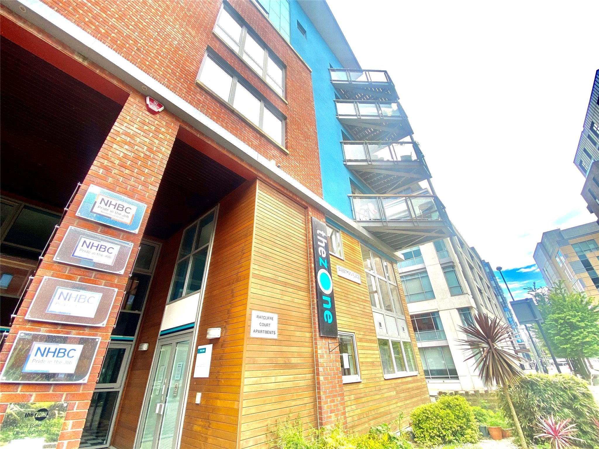 Flat Sweetman Place in Bristol