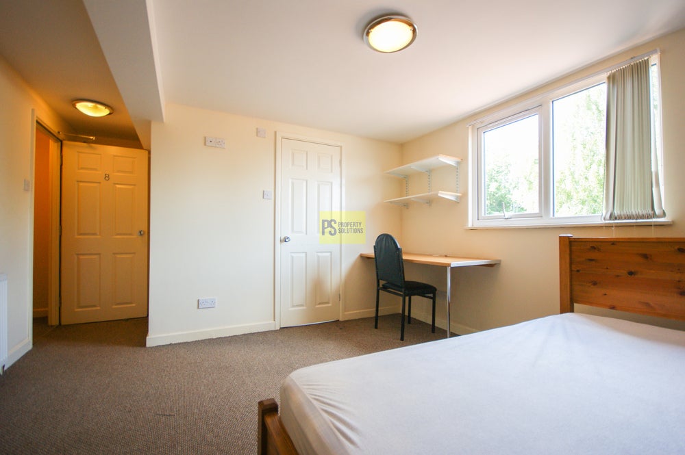 Room Bournbrook Road in Birmingham