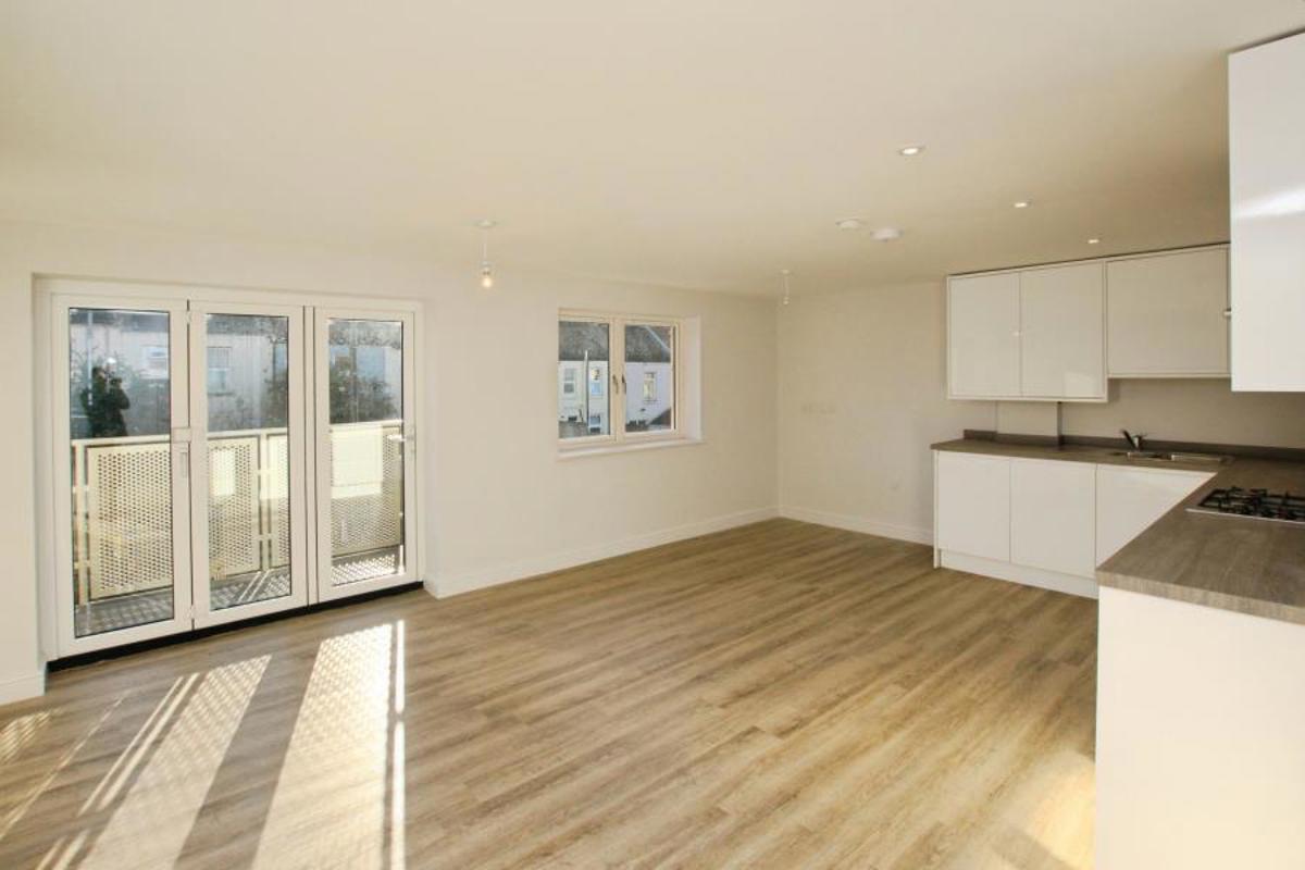Flat Stroud Avenue in Bristol