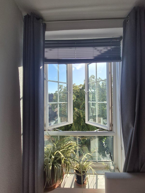 Room Albrighton Road in Greater London