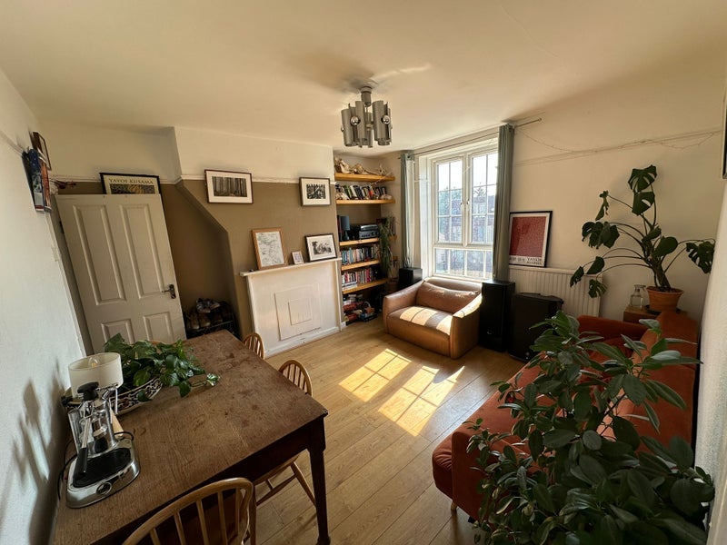 Room Albrighton Road in Greater London