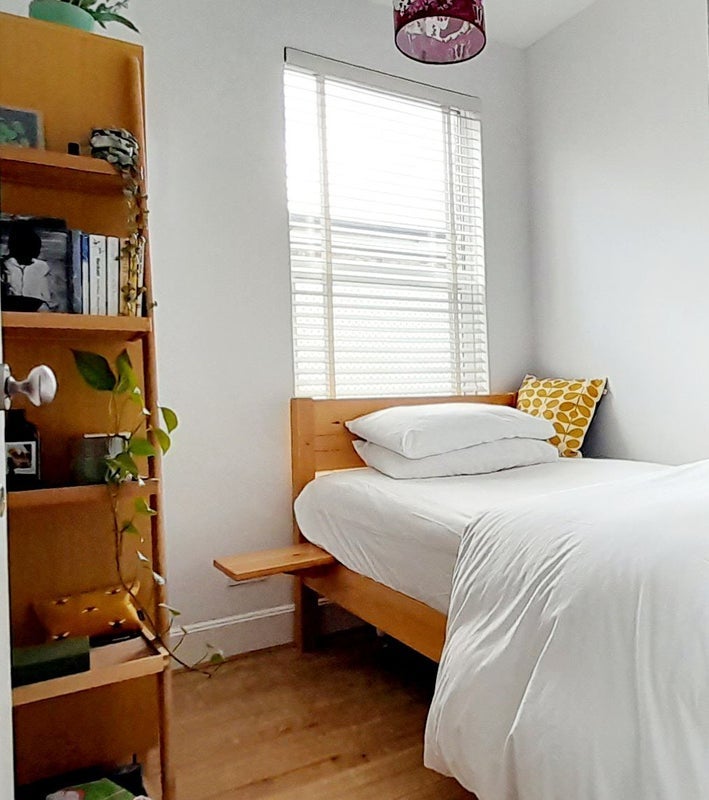 Room Elsinore Road in Greater London