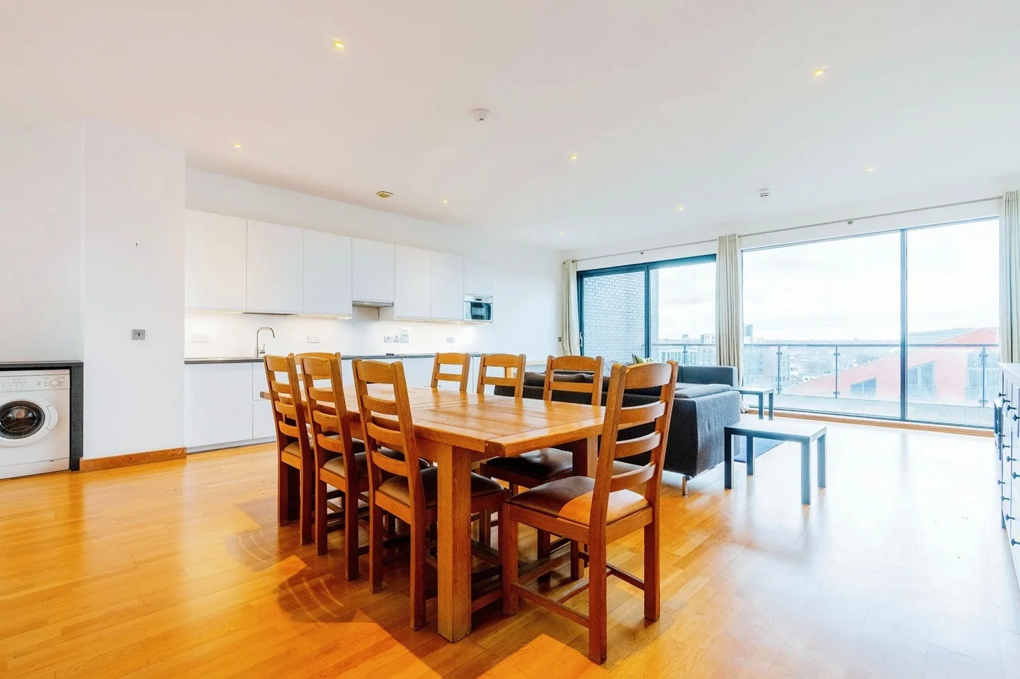 Flat Roach Road in Greater London