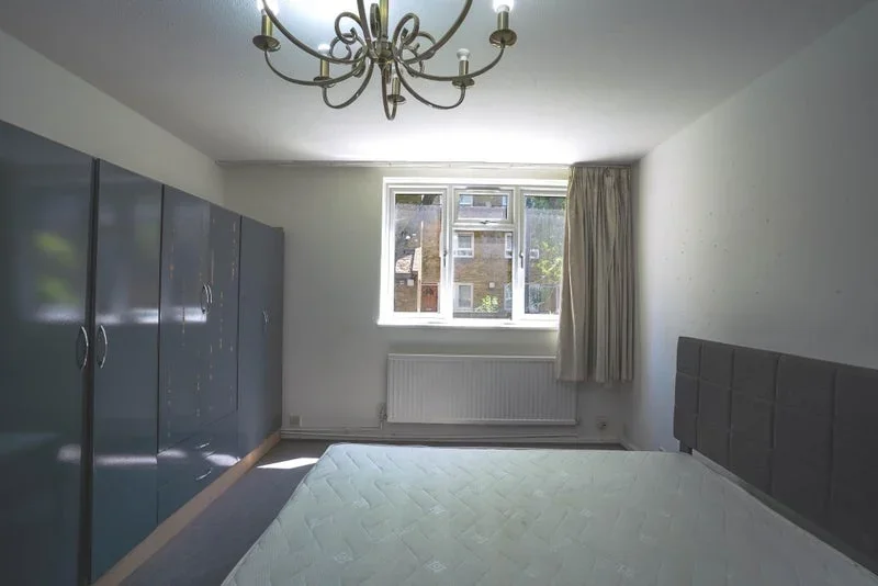 Room Abbots Road in Greater London