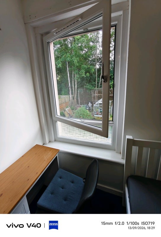 Room Lesmuir Drive in Glasgow