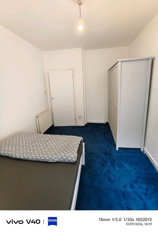 Room Lesmuir Drive in Glasgow