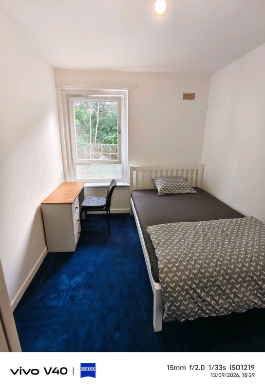 Room Lesmuir Drive in Glasgow