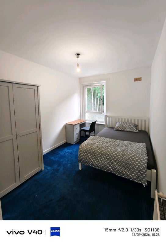 Room Lesmuir Drive in Glasgow