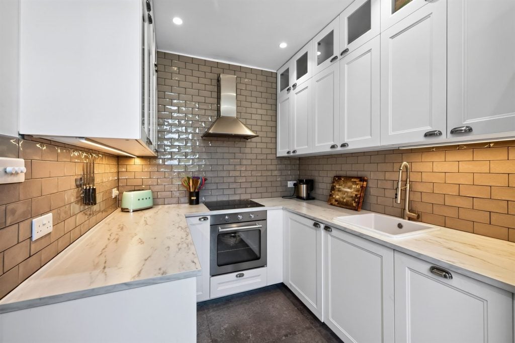 Flat Harcourt Terrace in Greater London